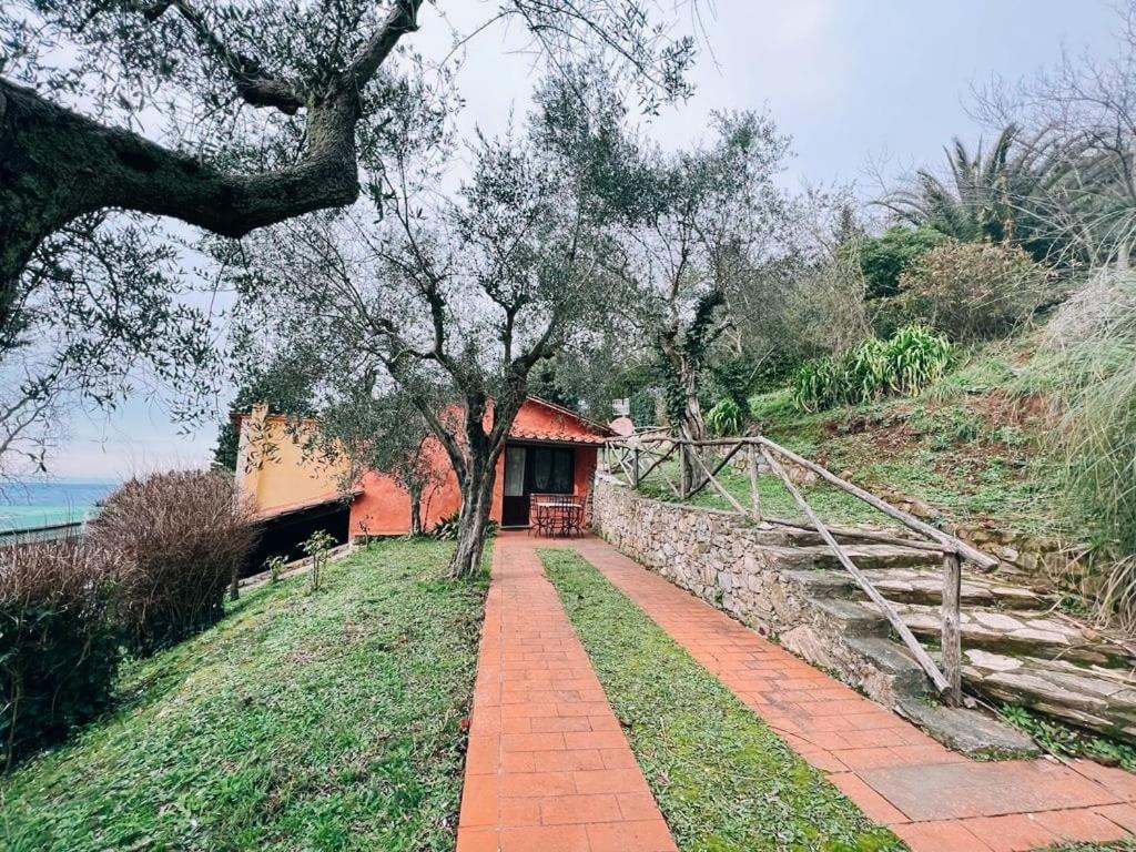 Borgo Degli Aranci Aparthotel ซานจูเลียโน แตร์เม ภายนอก รูปภาพ
