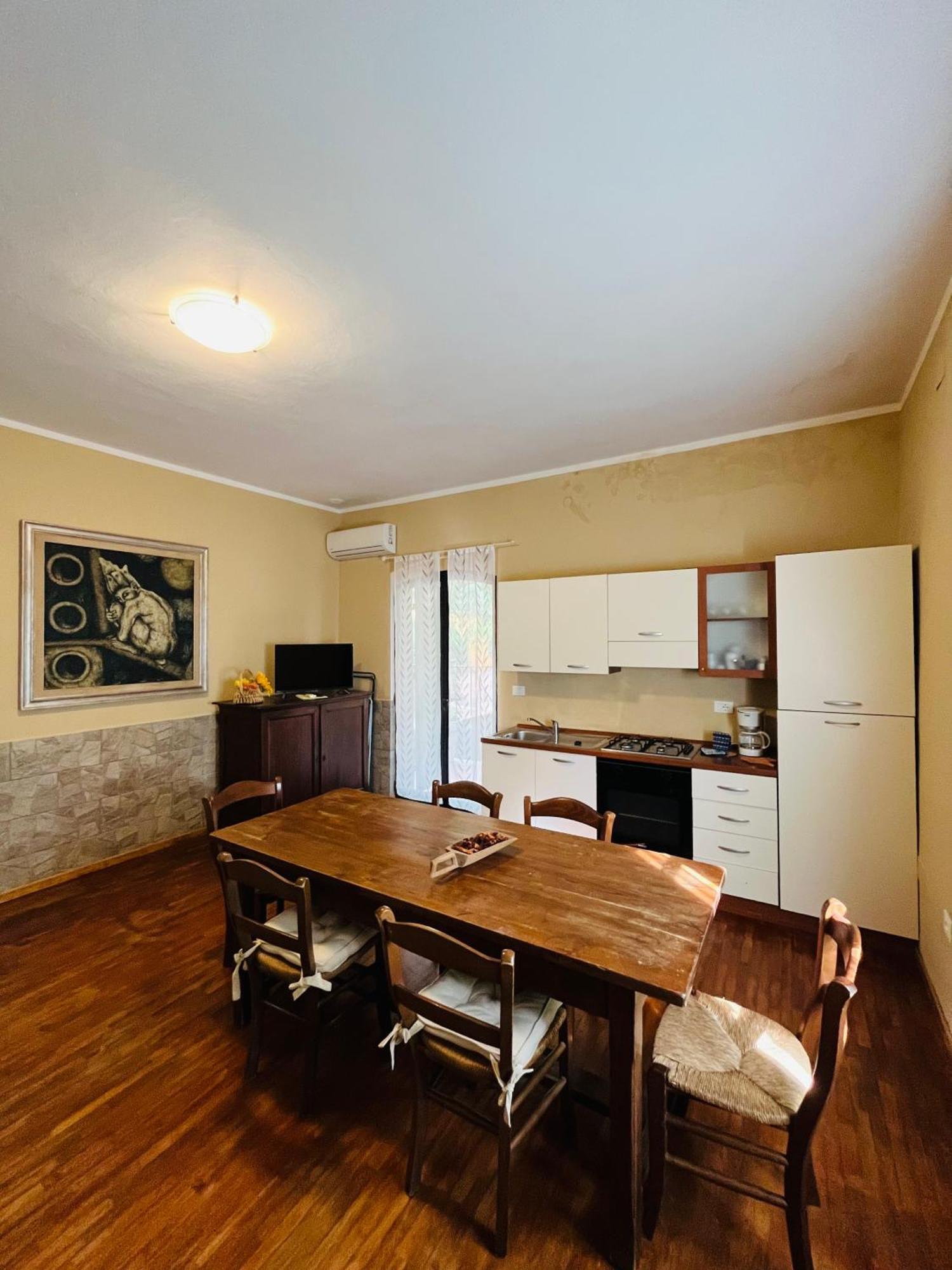 Borgo Degli Aranci Aparthotel ซานจูเลียโน แตร์เม ภายนอก รูปภาพ