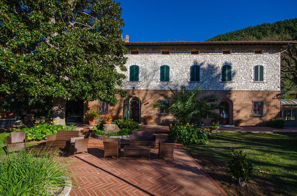Borgo Degli Aranci Aparthotel ซานจูเลียโน แตร์เม ภายนอก รูปภาพ