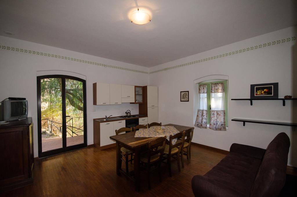 Borgo Degli Aranci Aparthotel ซานจูเลียโน แตร์เม ภายนอก รูปภาพ