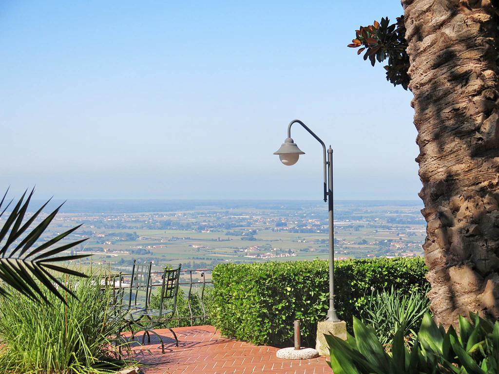 Borgo Degli Aranci Aparthotel ซานจูเลียโน แตร์เม ภายนอก รูปภาพ