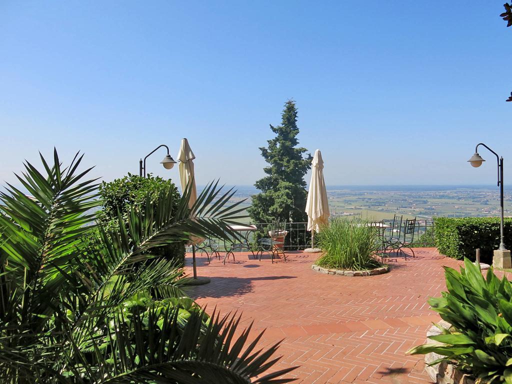 Borgo Degli Aranci Aparthotel ซานจูเลียโน แตร์เม ภายนอก รูปภาพ