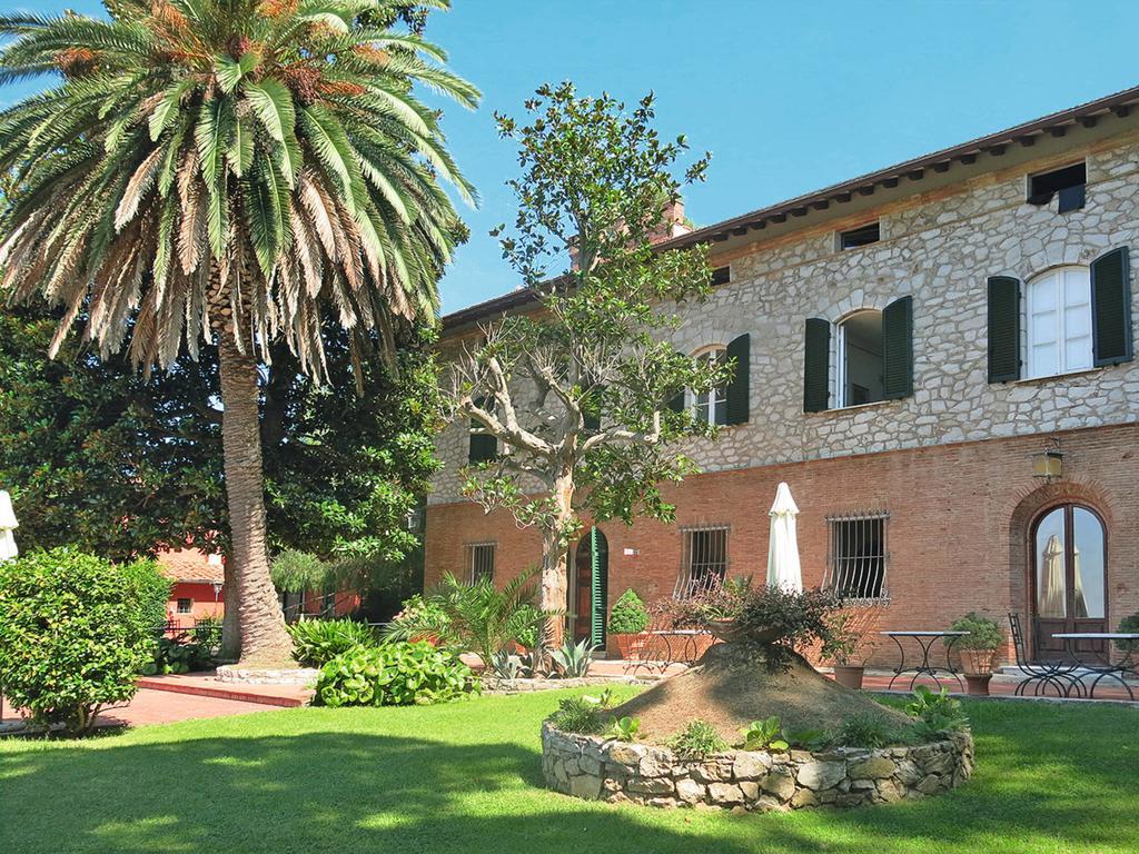 Borgo Degli Aranci Aparthotel ซานจูเลียโน แตร์เม ภายนอก รูปภาพ