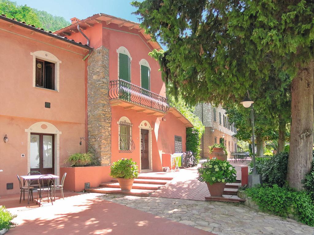 Borgo Degli Aranci Aparthotel ซานจูเลียโน แตร์เม ภายนอก รูปภาพ