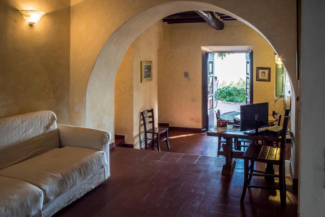 Borgo Degli Aranci Aparthotel ซานจูเลียโน แตร์เม ภายนอก รูปภาพ